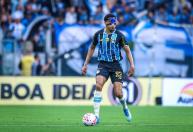 Titular do Grêmio vira desfalque contra o Cruzeiro; veja provável substituto