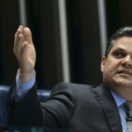 Presidente do Senado, Davi Alcolumbre parabeniza Lula pela reeleição e pede pacificação do Brasil