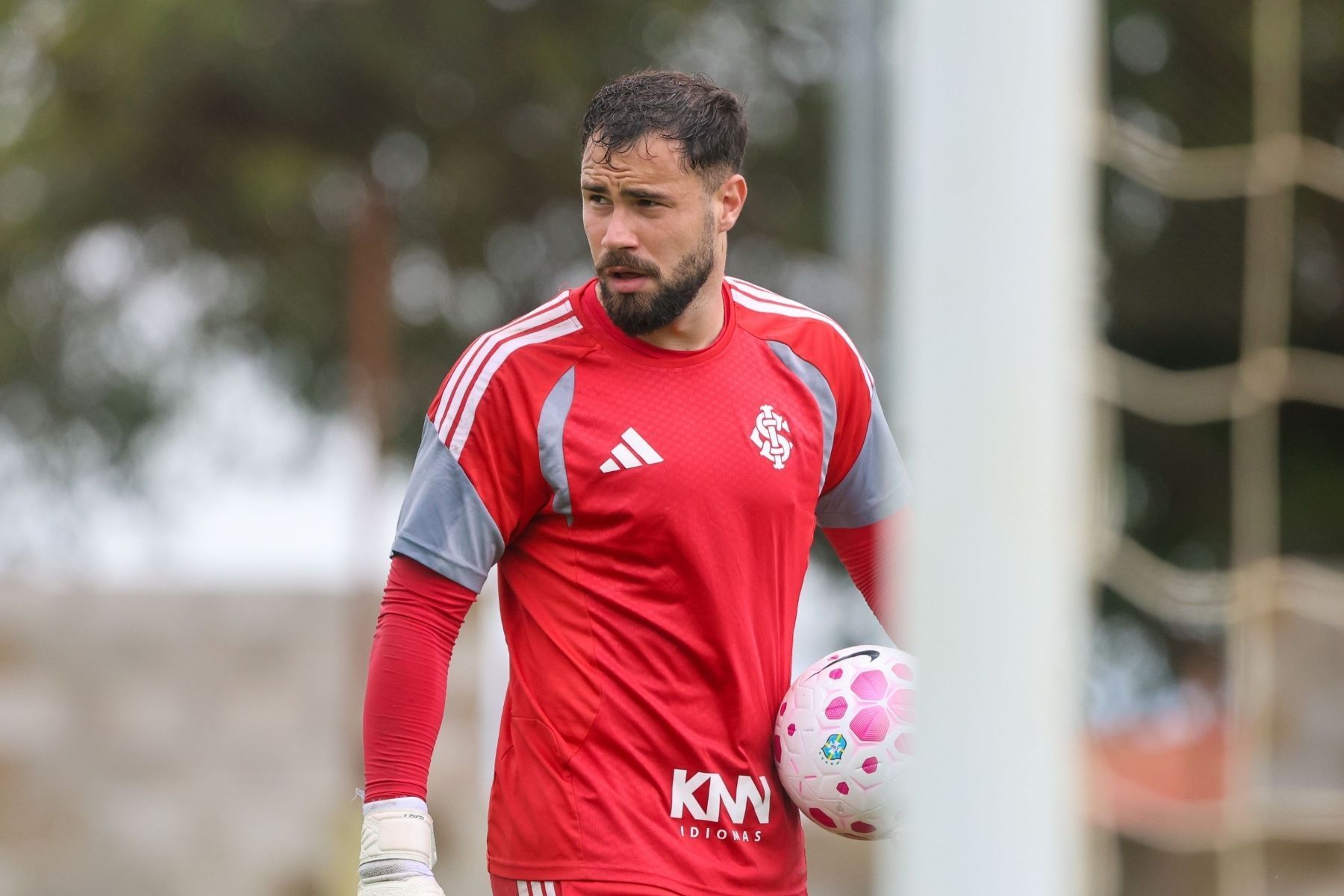 Emprestado pelo Cruzeiro, Matheus Cunha está fora dos planos do Inter e tem futuro incerto