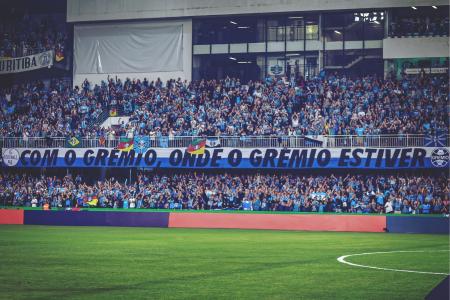 Torcida do Grêmio no Couto Pereira