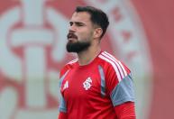 Matheus Cunha será julgado pelo STJD e pode levar gancho após expulsão no Inter