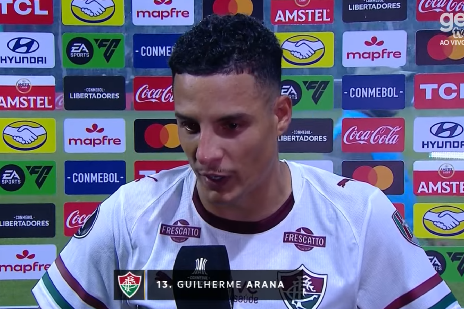 Guilherme Arana lamenta eliminação do Fluminense na Libertadores: ‘Jogamos pra c***’
