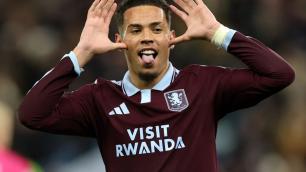 Ex-Grêmio é eleito melhor em campo na vitória de clube inglês na Champions League