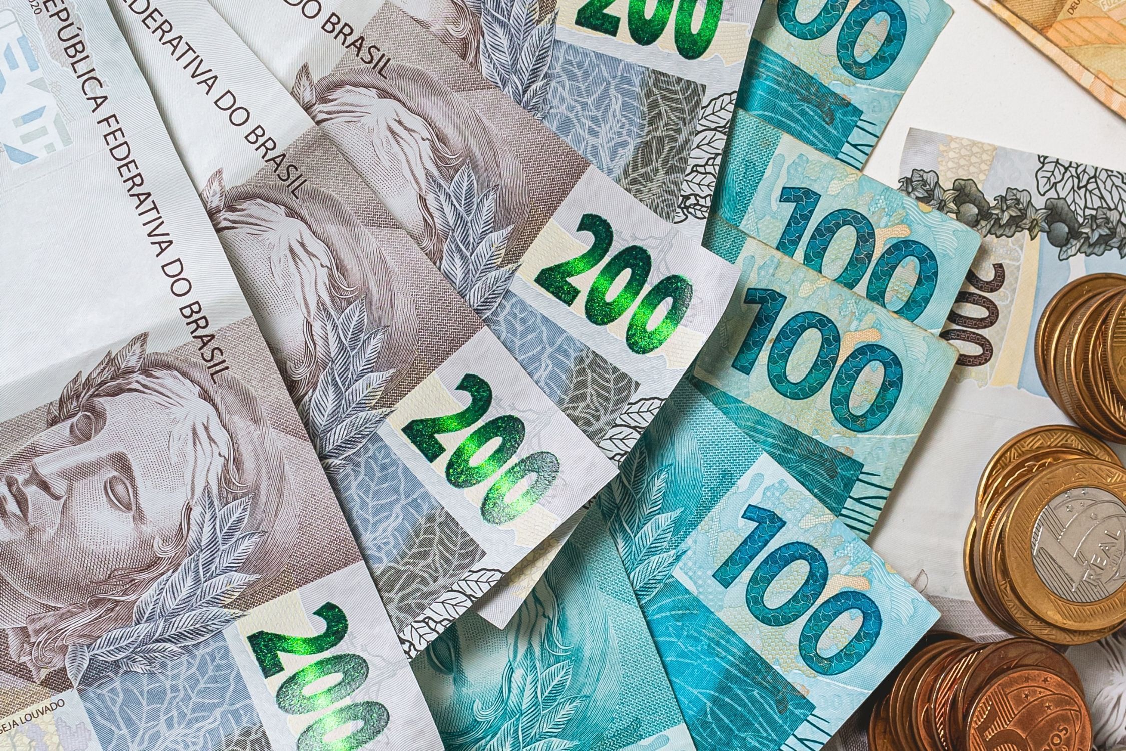 Mega-Sena: quanto R$ 200 milhões rendem por mês em cada investimento de renda fixa