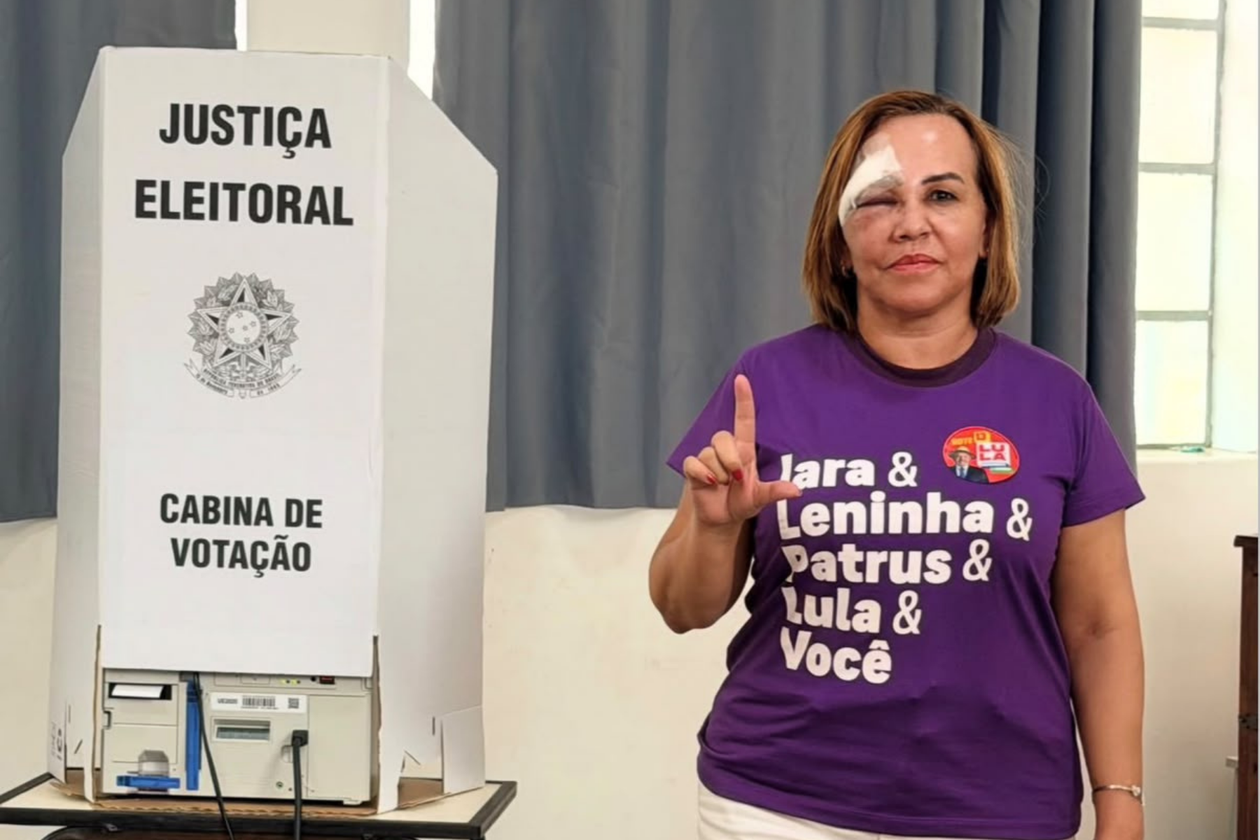 Vereadora do PT agredida em carreata em Montes Claras recebe alta e vai às urnas neste domingo