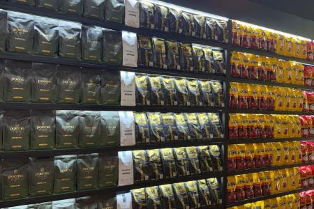 Cafés do Grupo Jequitinhonha Alimentos na Superminas • Giullia Gurgel/ Itatiaia