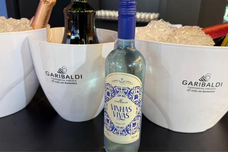 Vinícola Garibaldi aposta em rótulos premiados e linha zero álcool para expandir mercado na Superminas • Giullia Gurgel/ Itatiaia