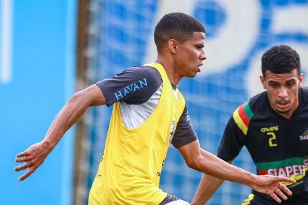 Enamorado em treino do Grêmio • Lucas Uebel/Grêmio