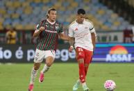 Fluminense vira no fim, afunda o Internacional, e segue no G5 do Campeonato Brasileiro