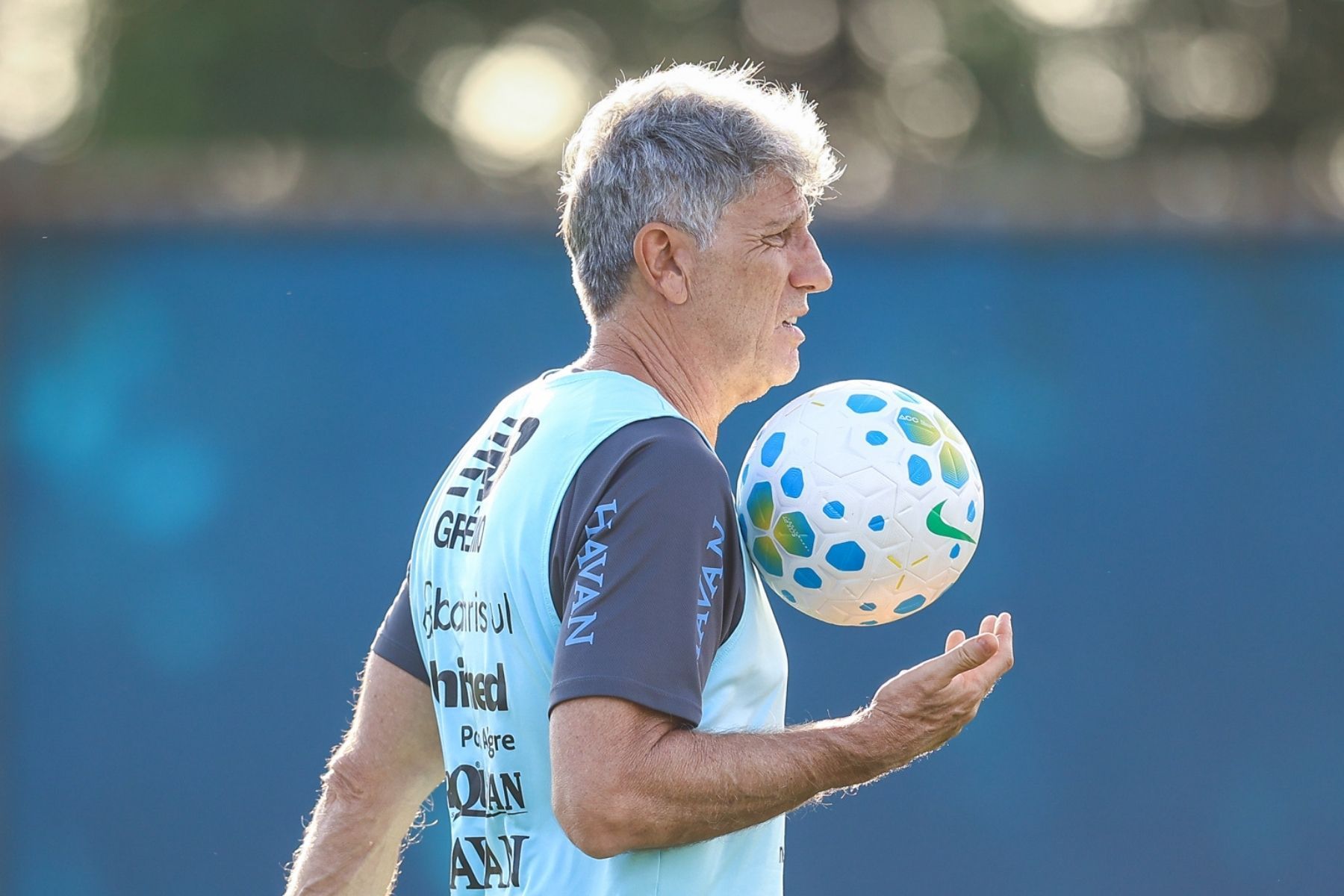 Renato deve repetir escalação do Grêmio contra o Atlético pela Copa do Brasil