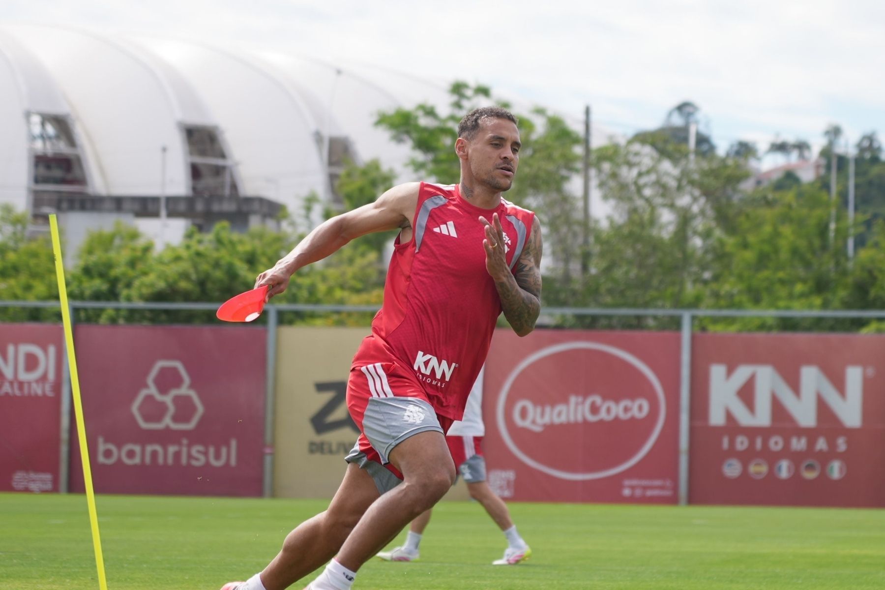 Dupla titular do Internacional preocupa e pode ser desfalque contra o Coritiba
