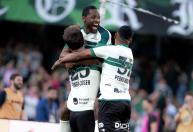 Coritiba bate Vitória no Couto e 'respira' na luta contra o Z4 do Brasileiro
