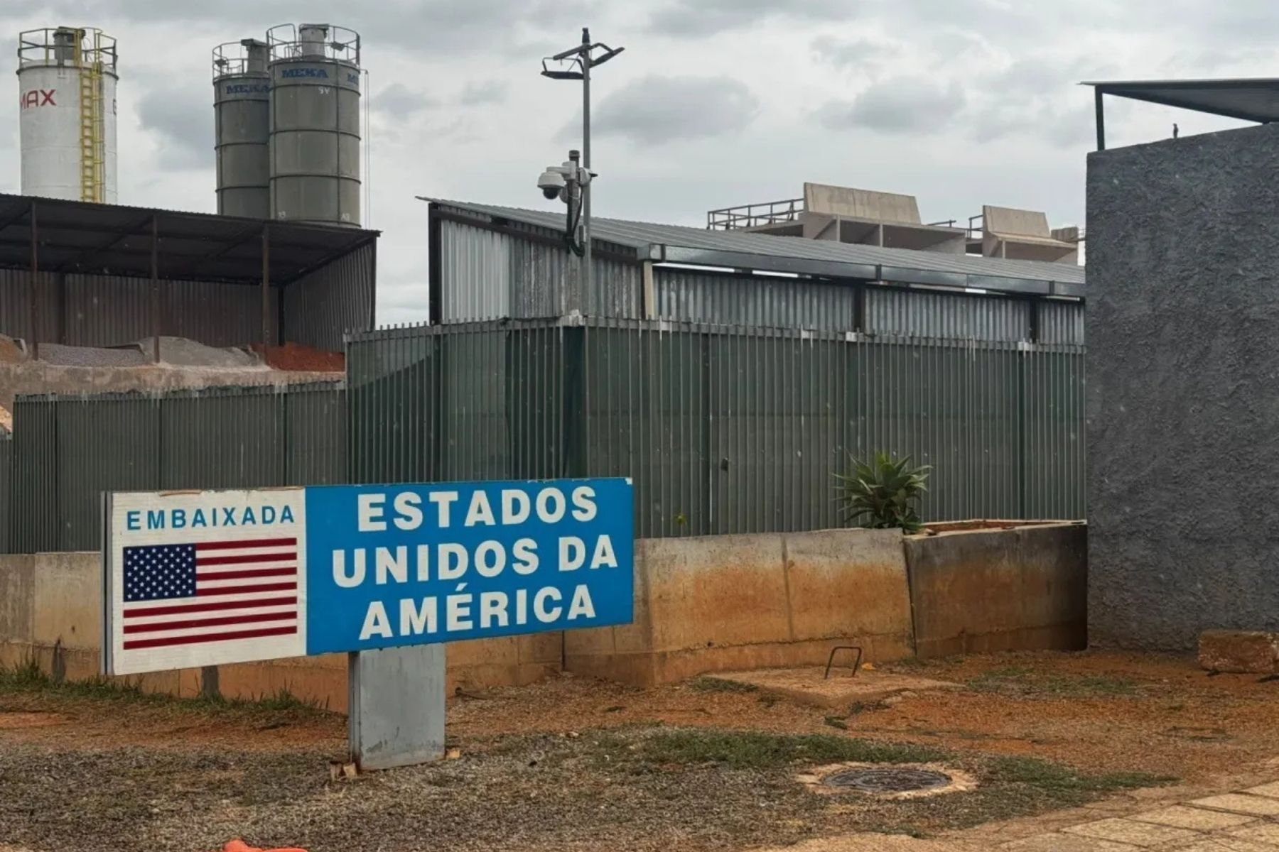 PM do DF mantém segurança reforçada na Embaixada dos Estados Unidos, em Brasília