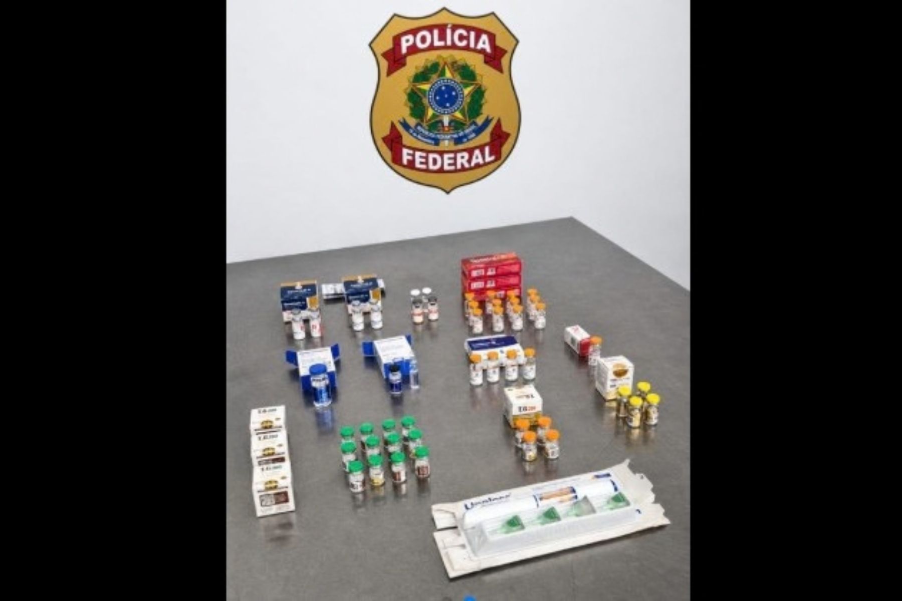Polícia Federal prende duas mulheres com medicamentos emagrecedores irregulares no Aeroporto do Galeão, no Rio