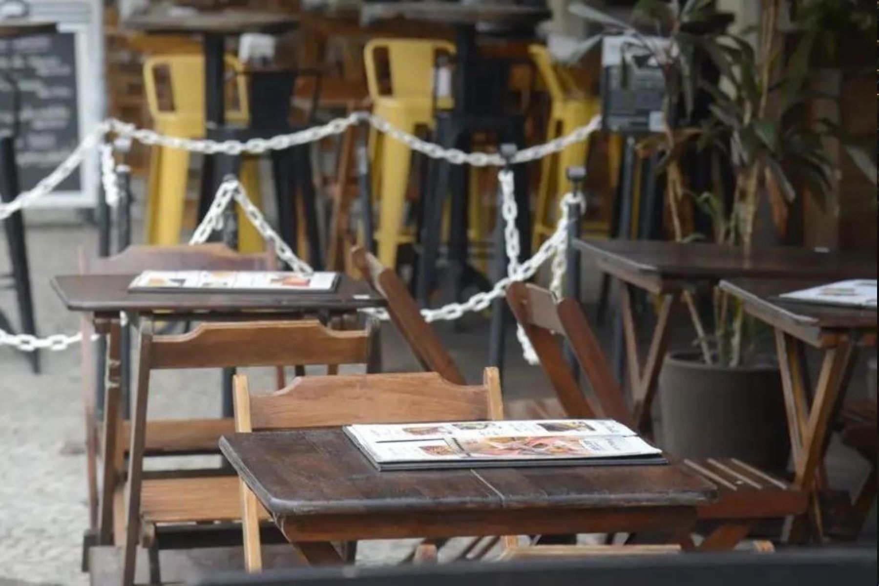 Dívidas de tributos ameaçam bares e restaurantes em Minas Gerais