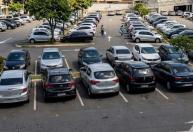 Herdeiros encontram vizinho usando terreno da família como estacionamento irregular