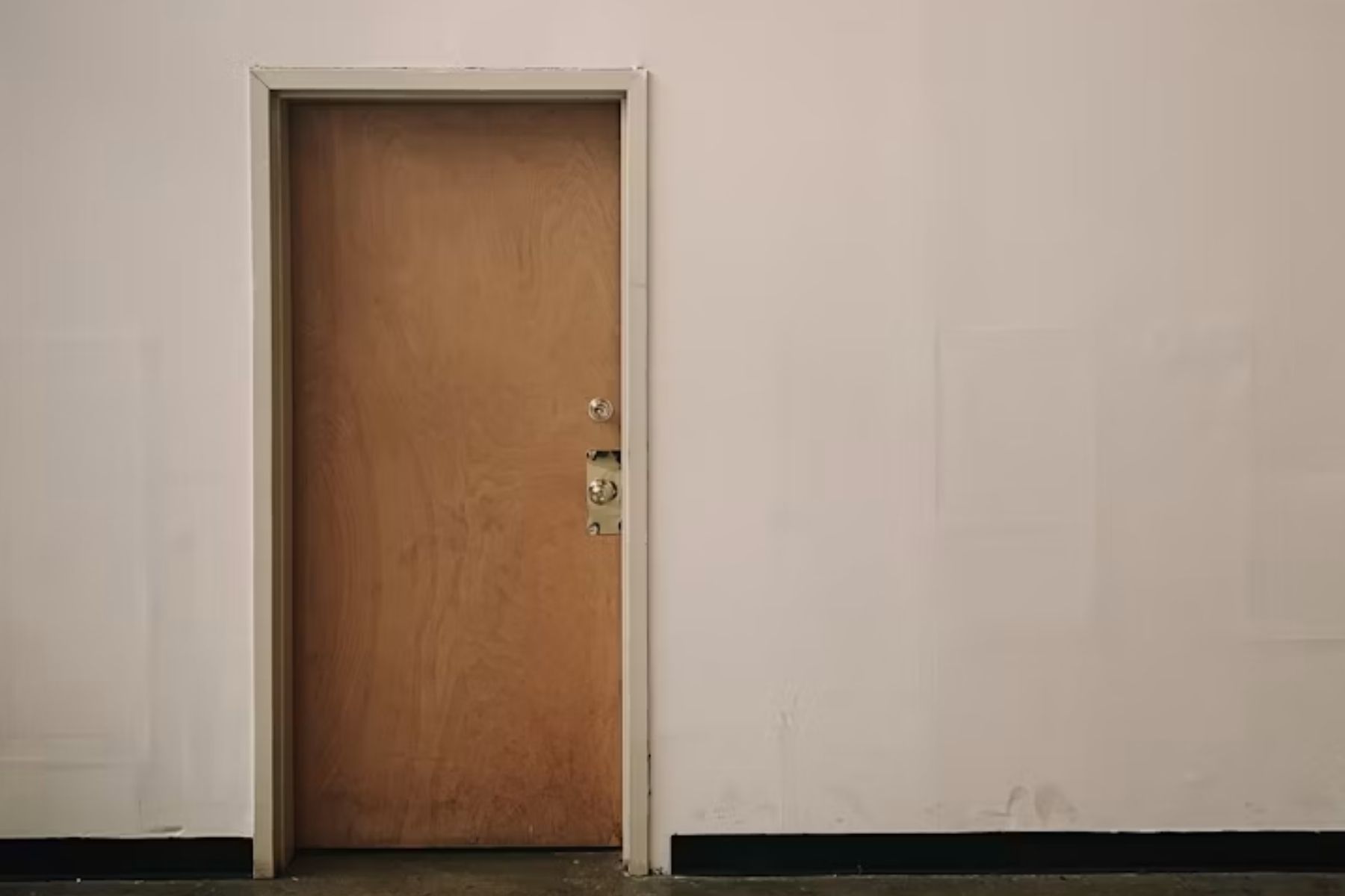 Especialistas em psicologia concordam: quem dorme com a porta fechada é uma pessoa segura