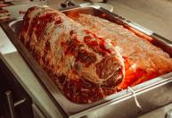 Como temperar carne de porco para assar: o segredo para ficar suculenta