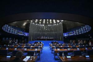 PEC da escala 6x1: oposição tenta adiar votação no Senado para depois do 2º turno