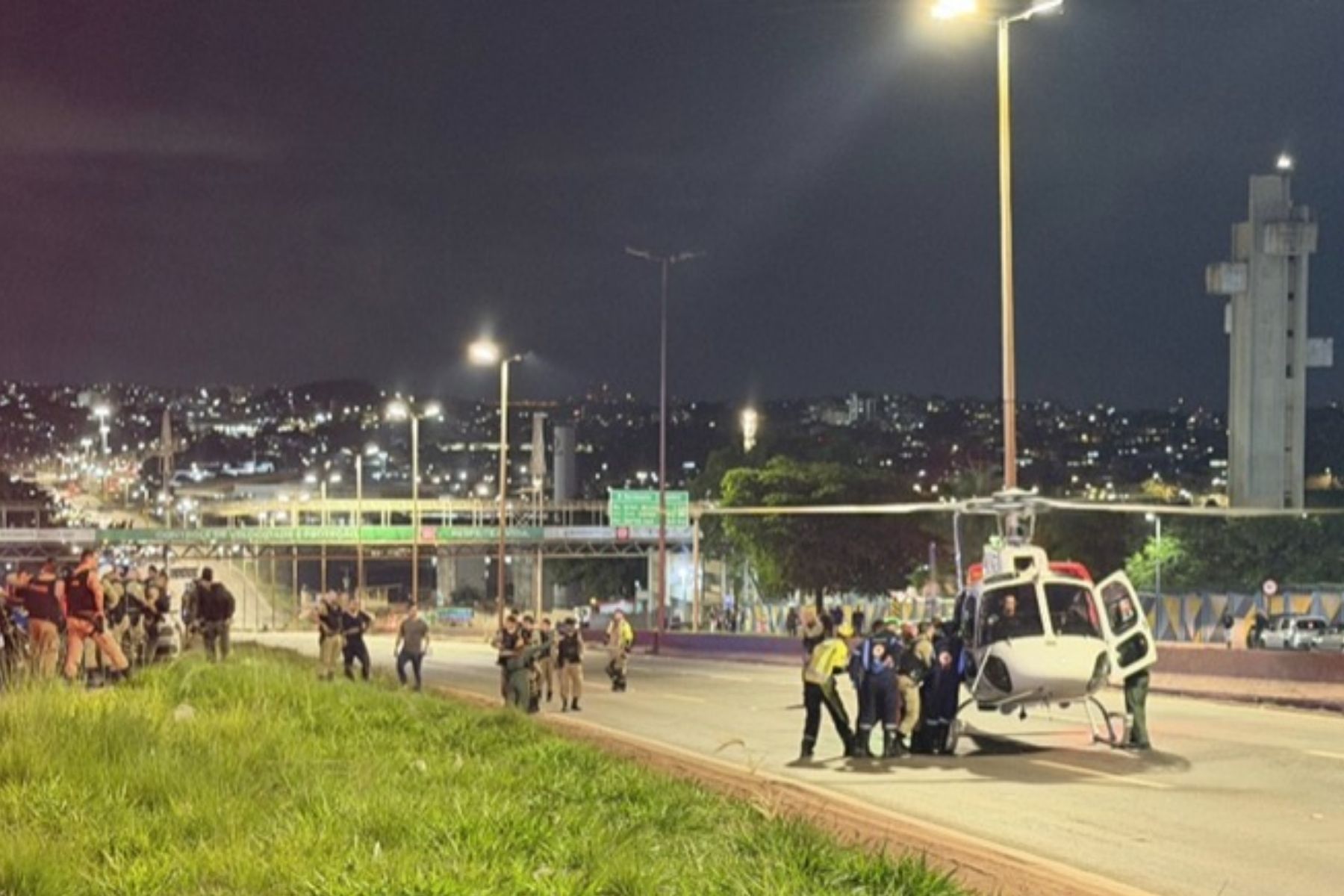 Policial e motociclista ficam feridos em perseguição em BH; suspeitos de furto fogem