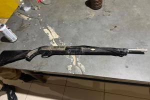 Caseiro que matou companheira e postou foto em MG amarrou vítima no teto