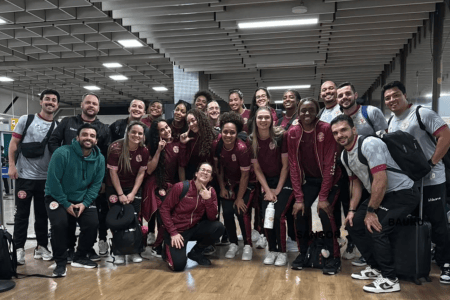 Jogadoras do Londrina antes de amistoso na pré-temporada