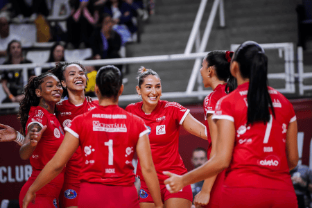 Jogadoras do Barueri durante jogo do Campeonato Paulista