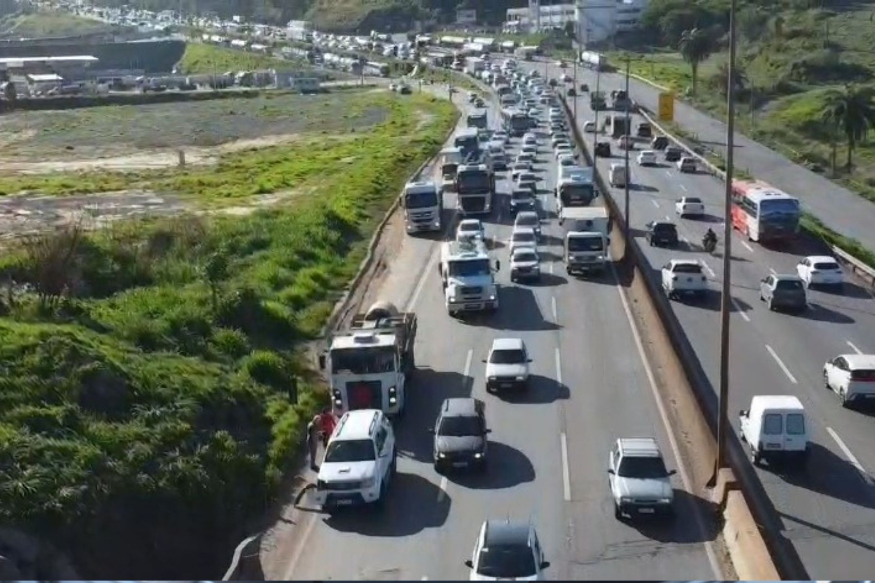 Feriado deve aumentar movimento nas rodovias de Minas; veja previsão e cuidados