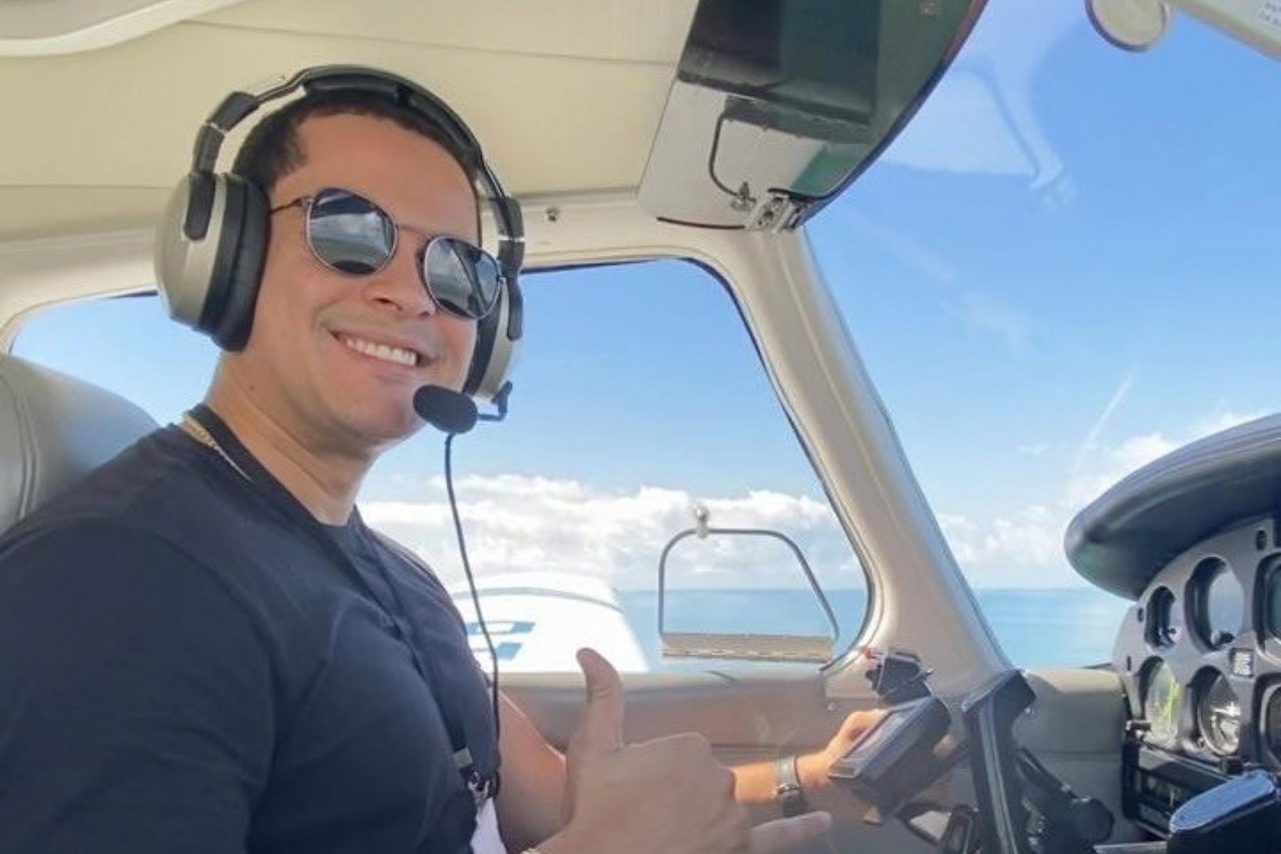 Piloto de avião que caiu em pátio do metrô em BH é identificado; empresa lamenta acidente