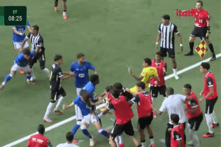 Pancadaria entre Atlético e Cruzeiro na Arena MRV durante a final do Campeonato Mineiro Sub-20