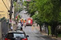 Motociclista morre depois de ser atingido por fio elétrico em BH