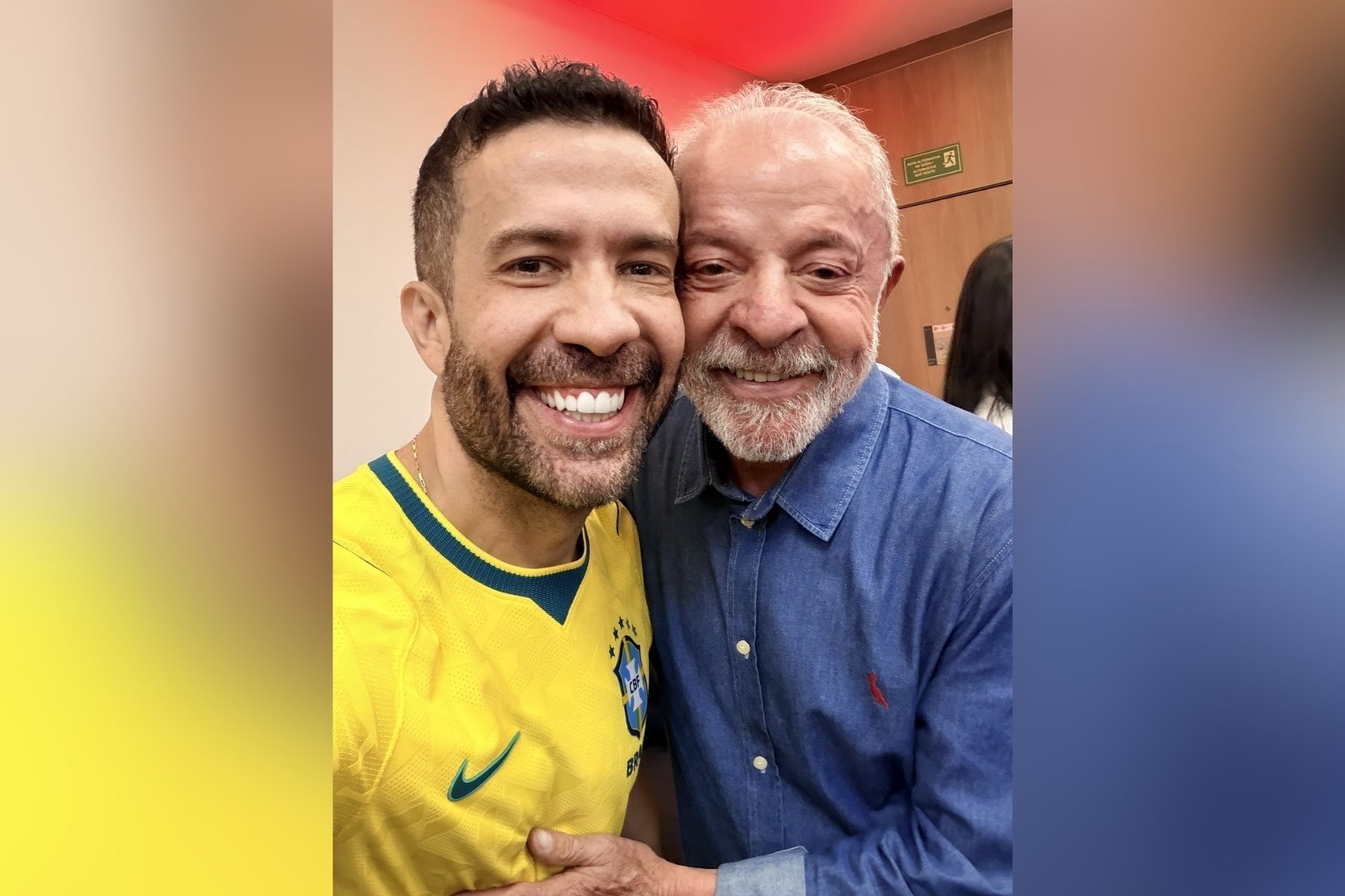Após virada de Lula, Janones publica foto ao lado do presidente e comemora resultado parcial