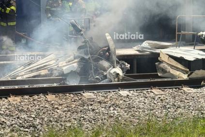 Confira imagens do avião que caiu na estação de metrô São Gabriel