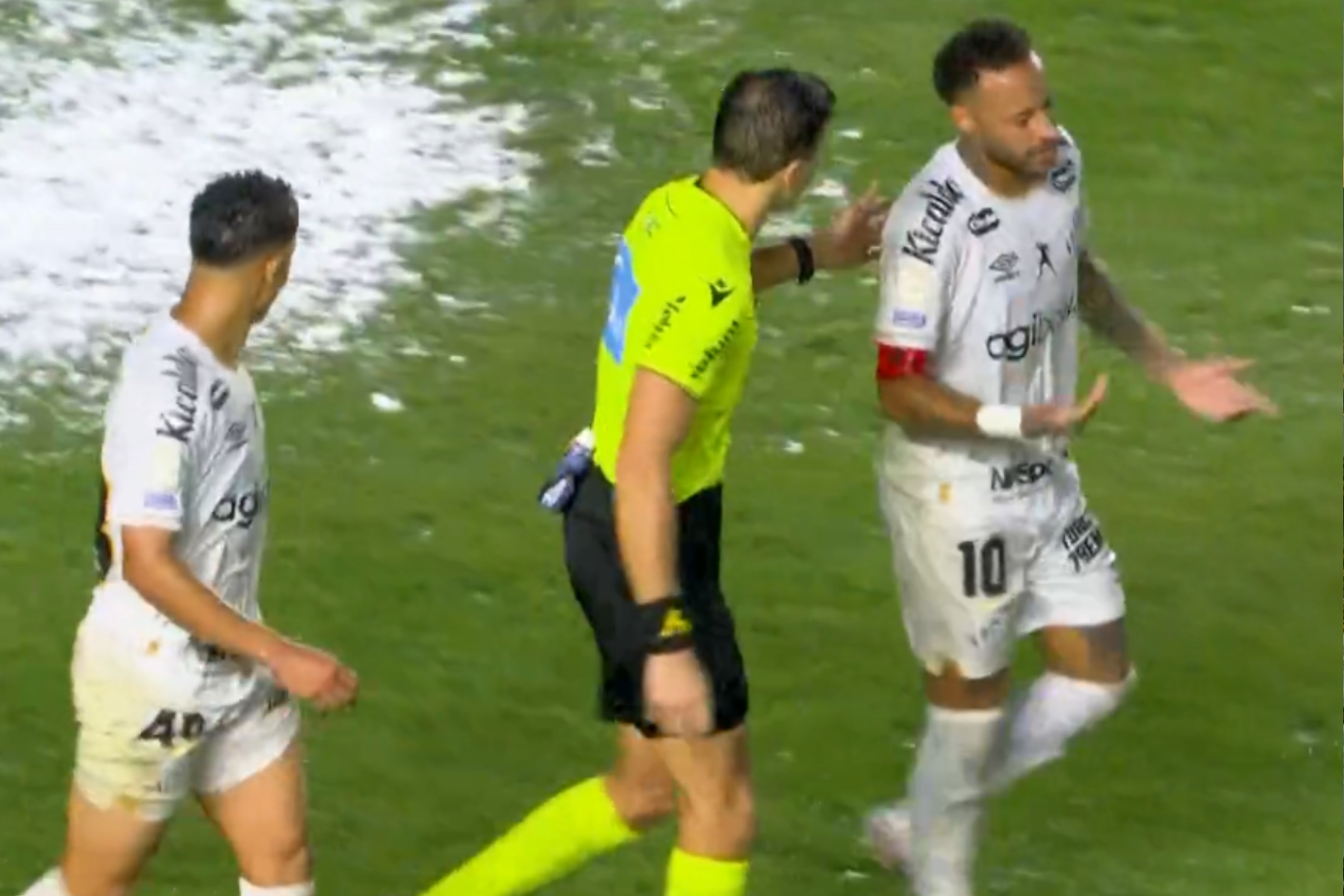 Neymar se envolve em 'treta' e desfalcará Santos por dois jogos; entenda