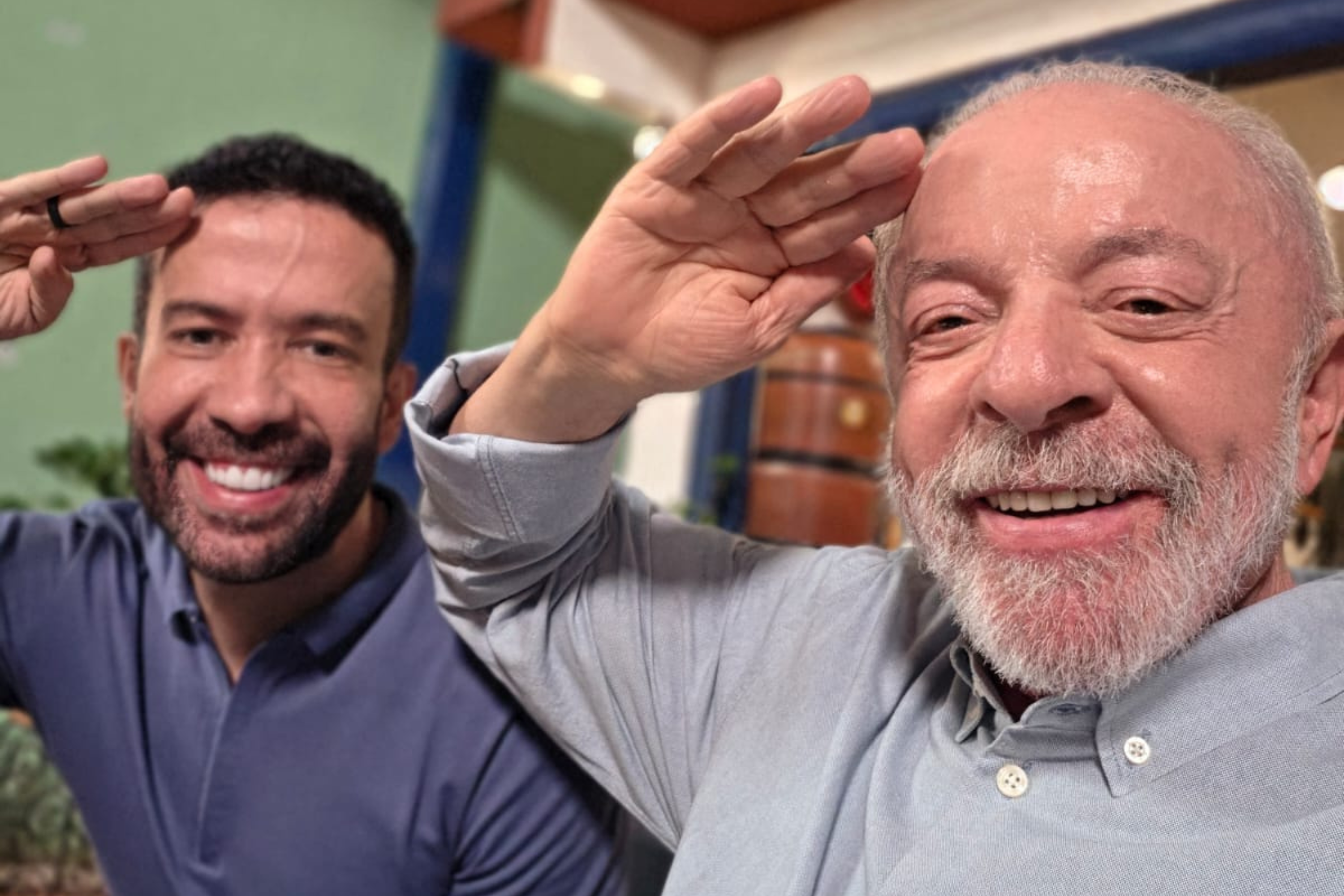 'Exército do Lula': em live com artistas, presidente demonstra otimismo com eleição