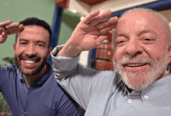 'Exército do Lula': em live com artistas, presidente demonstra otimismo com eleição