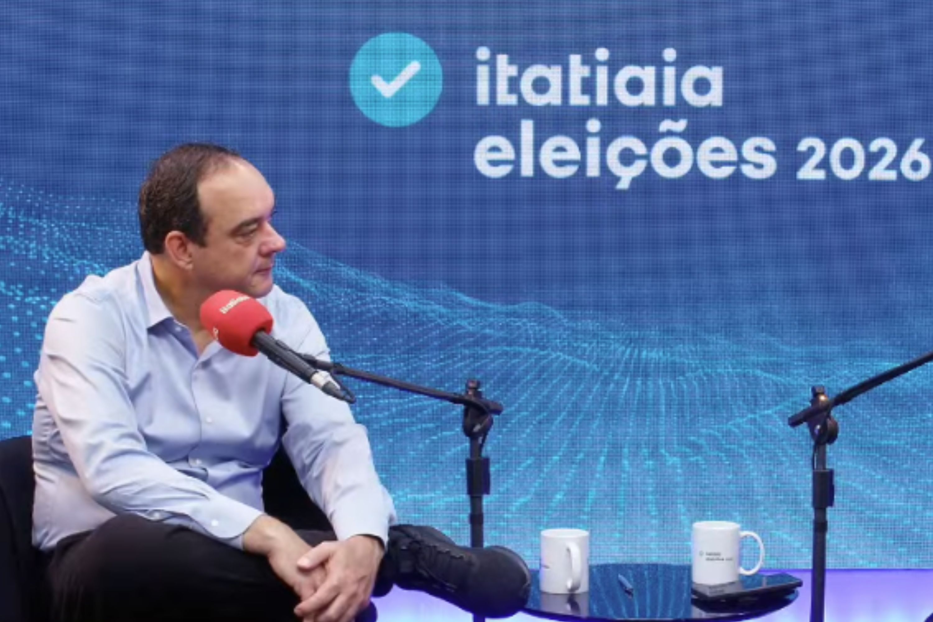 ‘Quem acredita em pesquisa, acredita em Papai Noel’, diz Flávio Roscoe