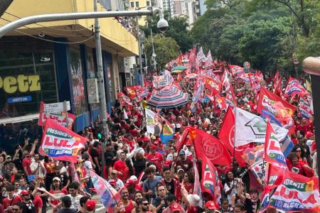 Militância petista ocupou a Rua Augusta neste sábado (3)