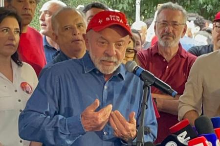 Lula durante coletiva em São Paulo