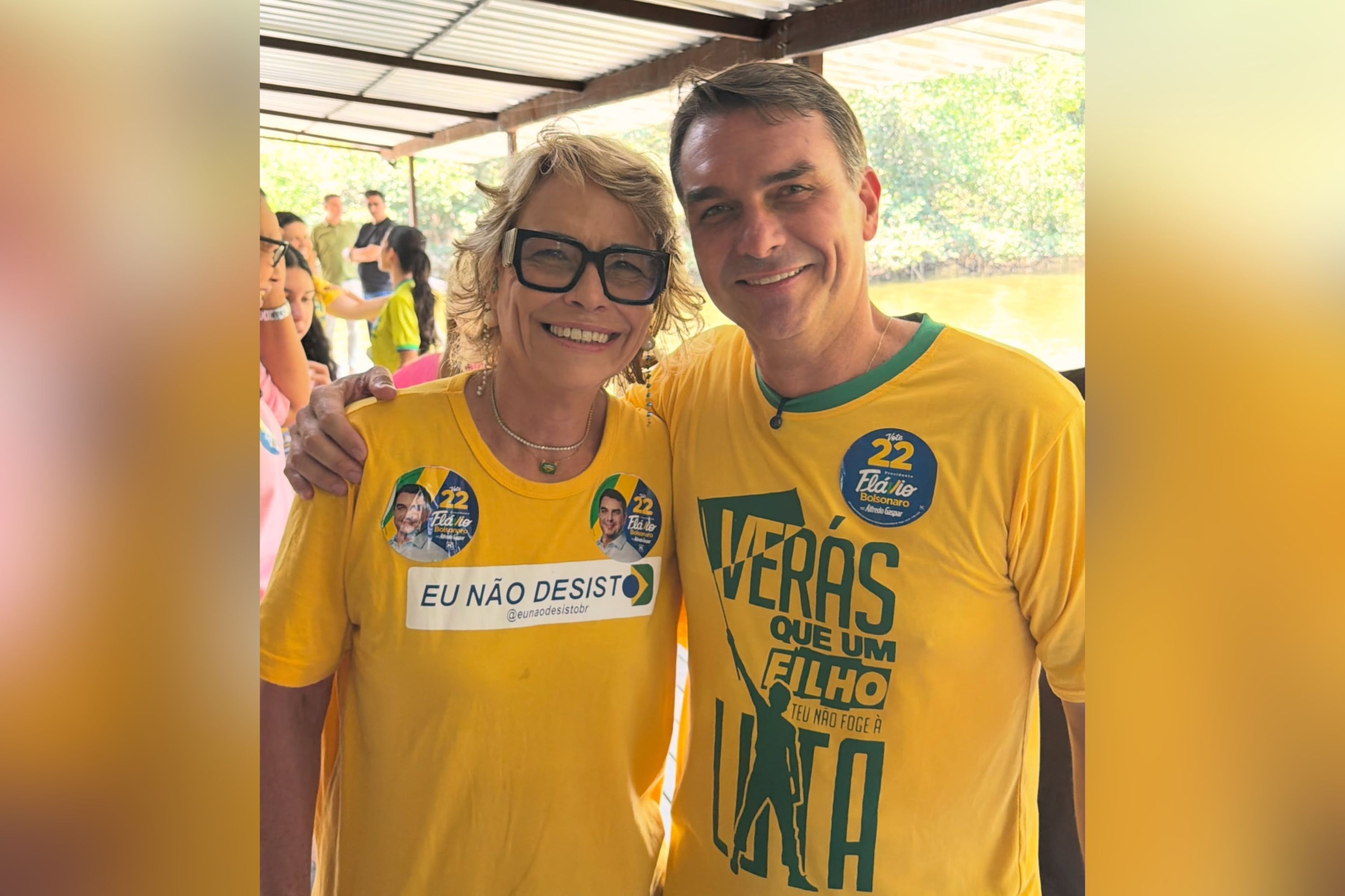 Mãe de Flávio Bolsonaro se pronuncia sobre ida de filho aos EUA: ‘Coração sangra’
