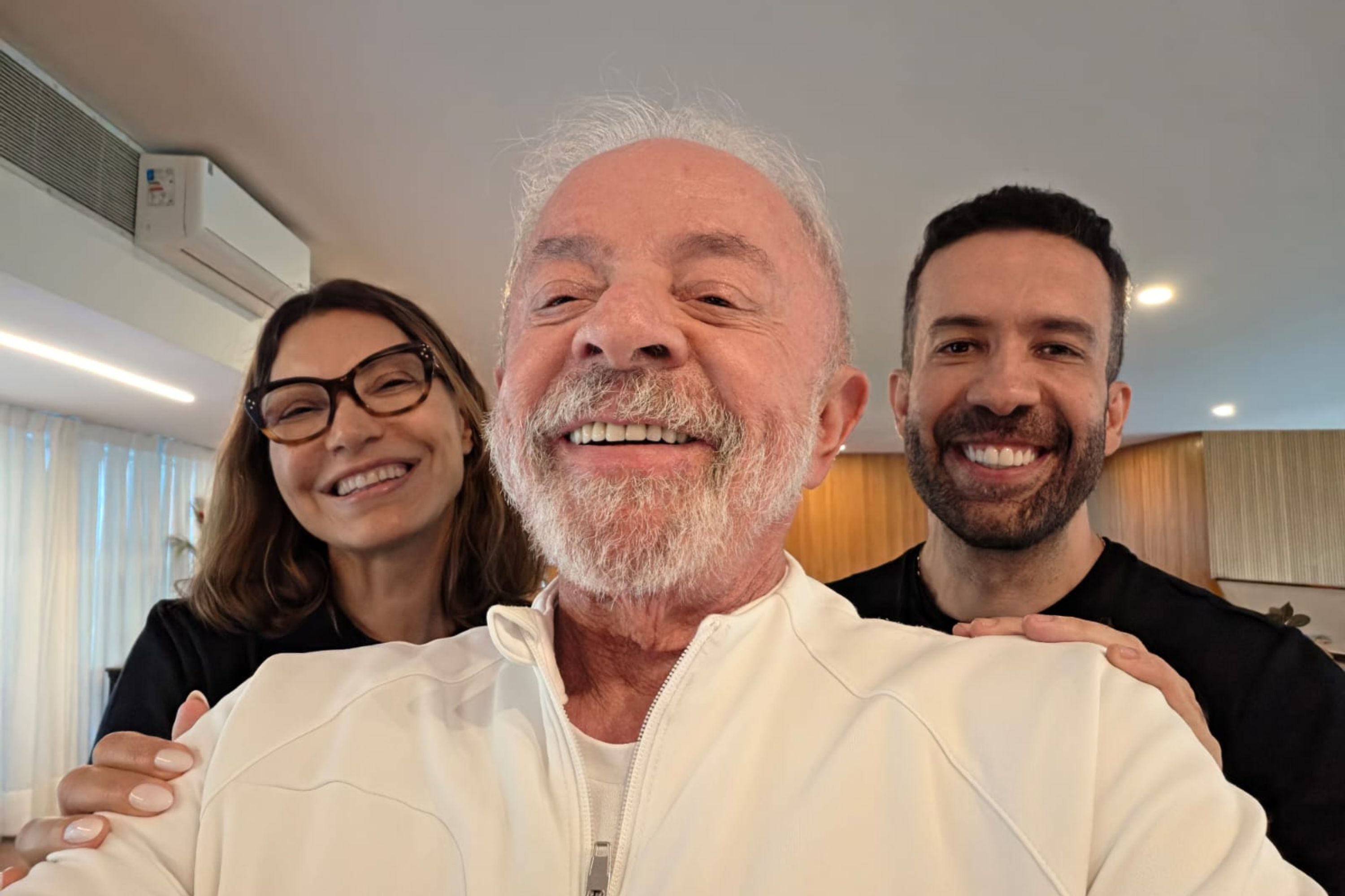 Lula envia áudio para ‘exército’ e pede continuidade de canal de Janones
