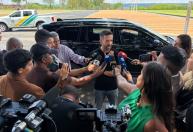 Janones volta a Brasília após chamado de Lula e se dispõe a atuar como líder na Câmara