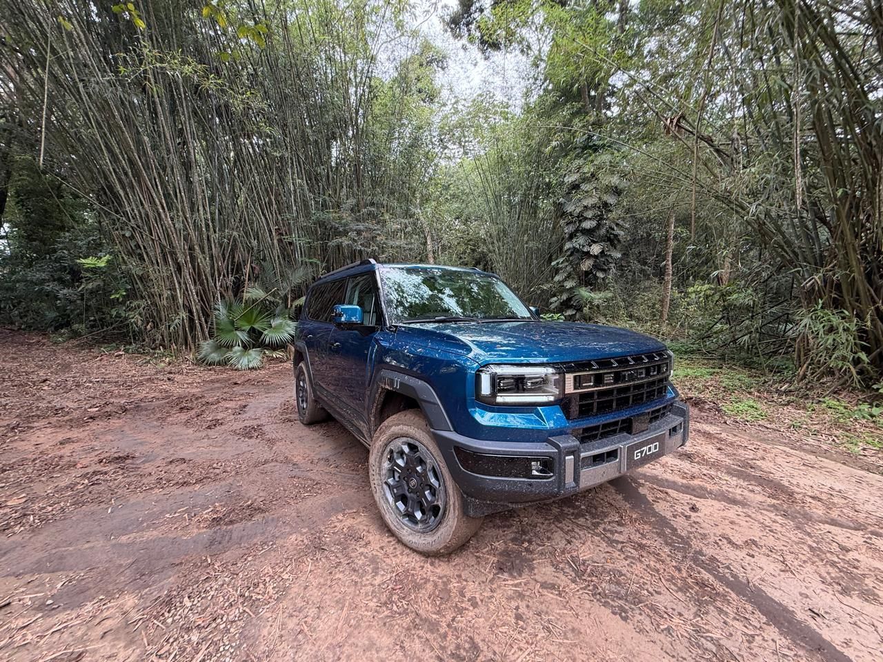 Jetour G700 chega com versões de cinco e seis lugares e preço alcança meio milhão