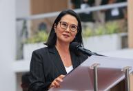 Presidente do Peru quer proibir maquiagem e cabelos tingidos em escolas públicas