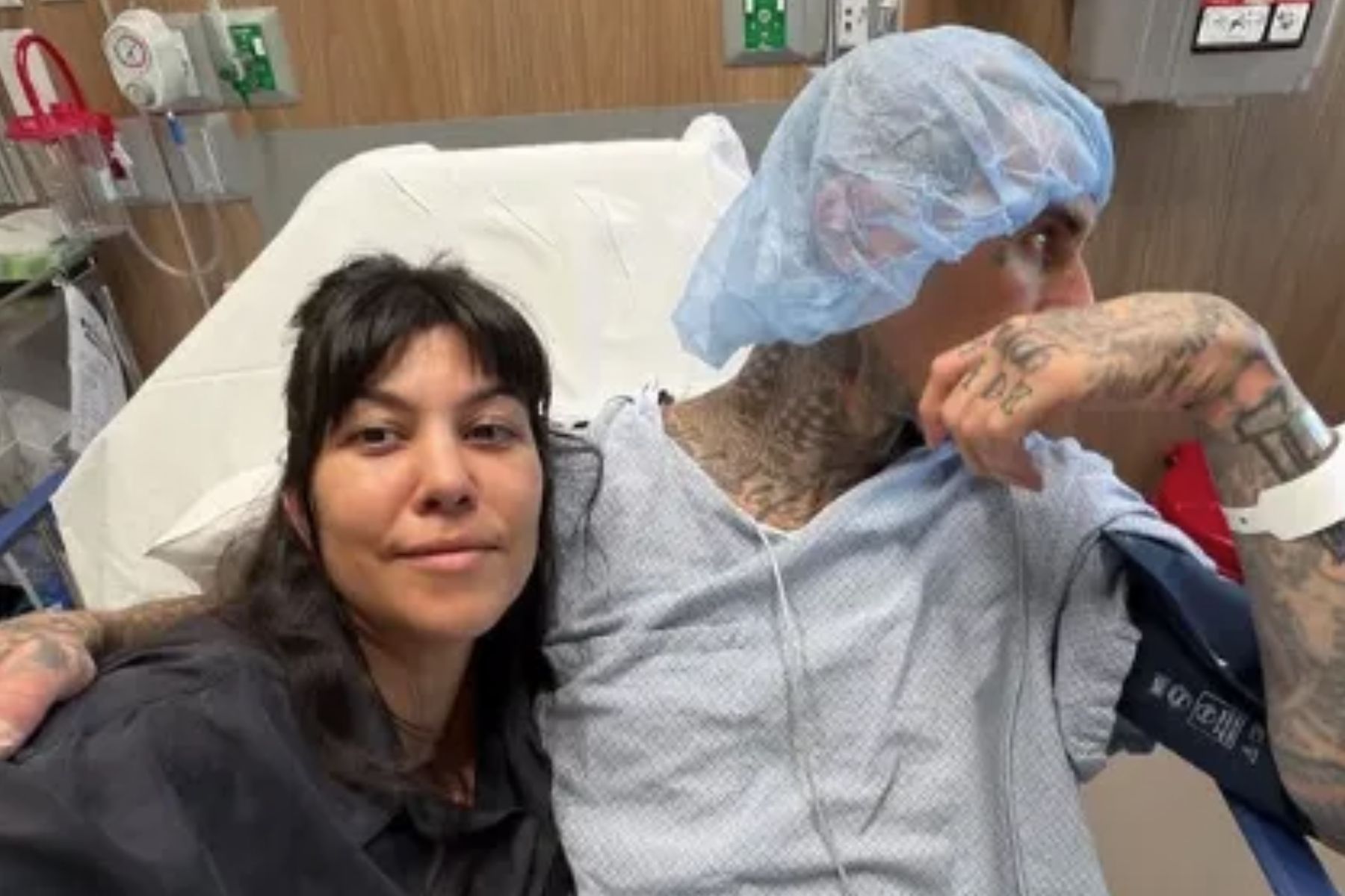 Baterista do Blink-182, Travis Barker passa por cirurgia para corrigir dormência nas mãos