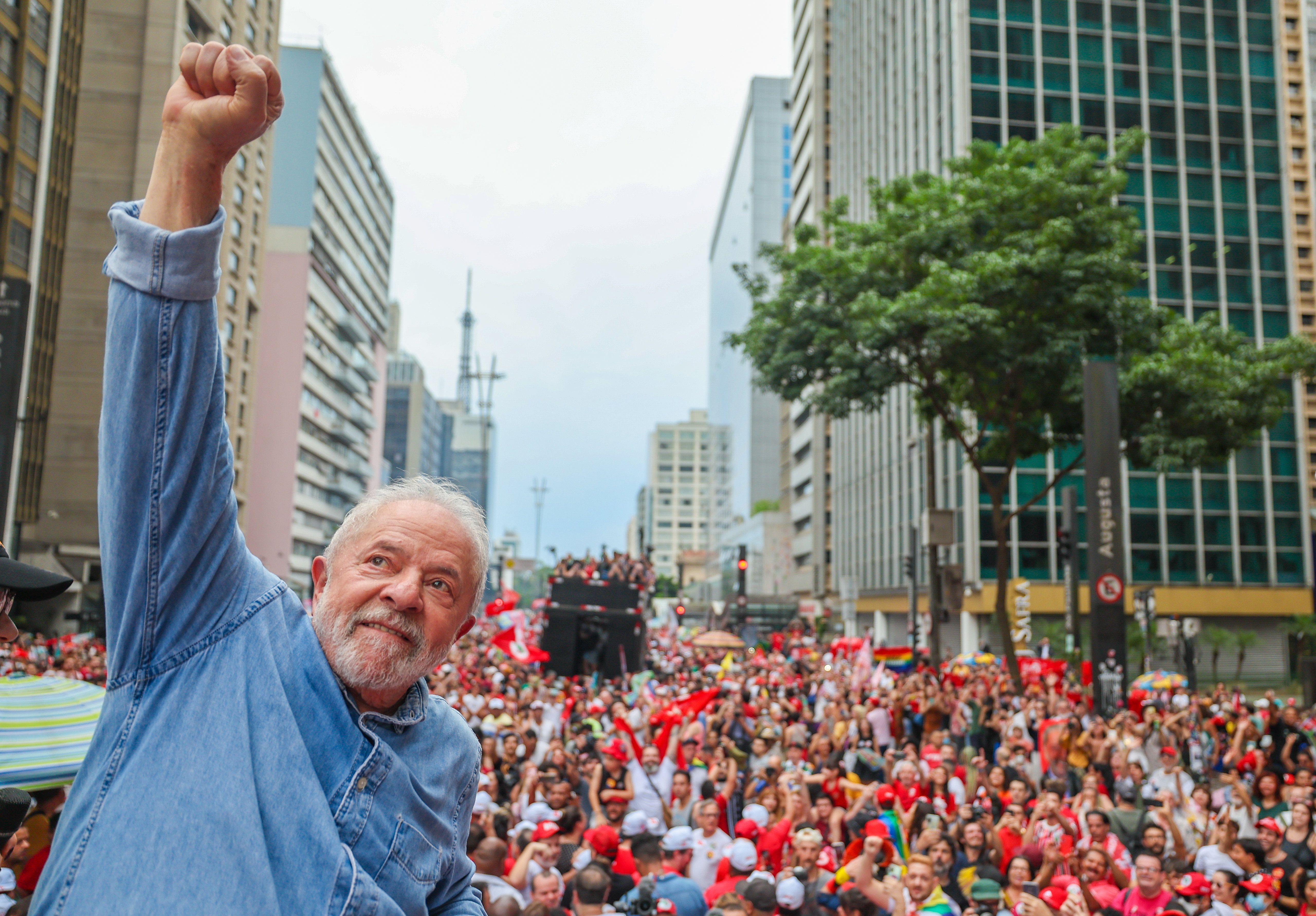 Lula encerra campanha com ato previsto para a Avenida Paulista neste sábado (24)