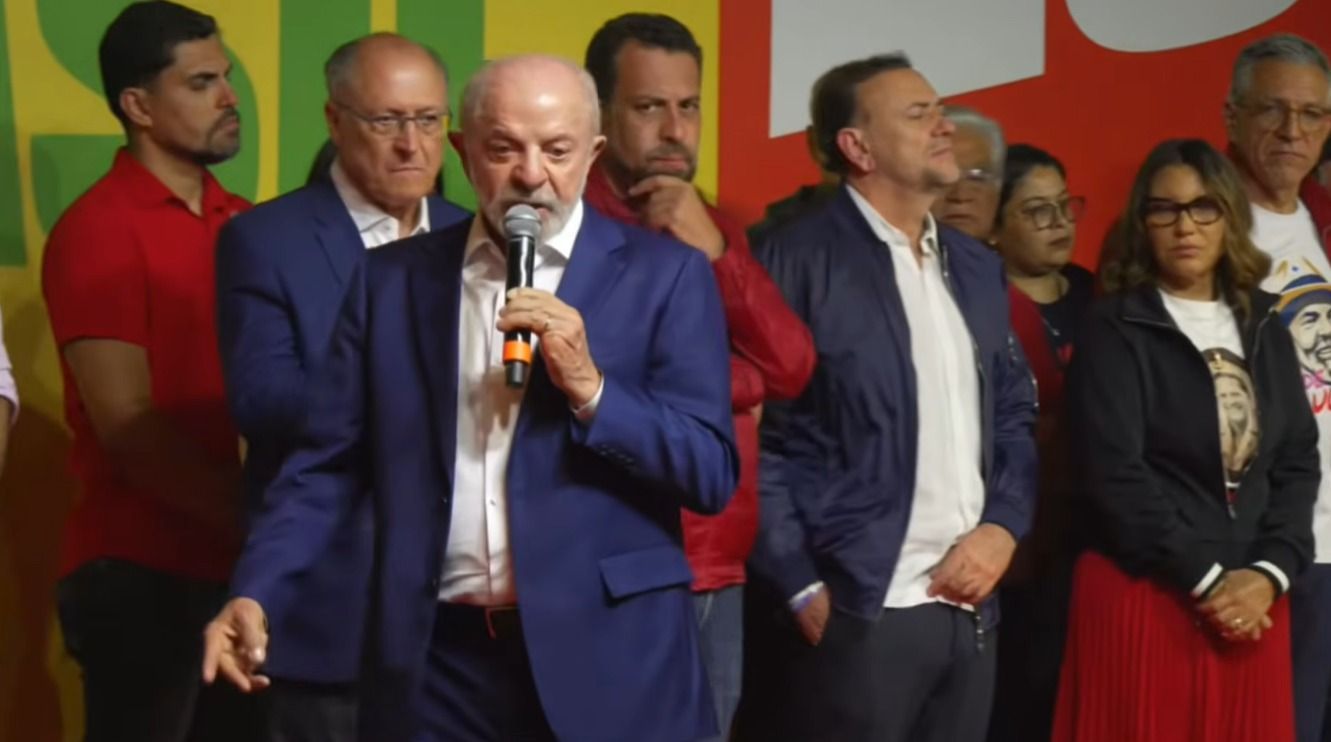 Em pronunciamento após apuração, Lula diz que resultado foi inesperado e mira campanha de 2º turno: 'É a hora da prova dos nove'