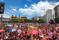 Ato em apoio a Lula lota Praça da Estação, no Centro de Belo Horizonte, a uma semana do 2º turno