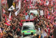 Com foco em reduzir abstenções e menções a Cleitinho, Lula reúne milhares em passeata em BH