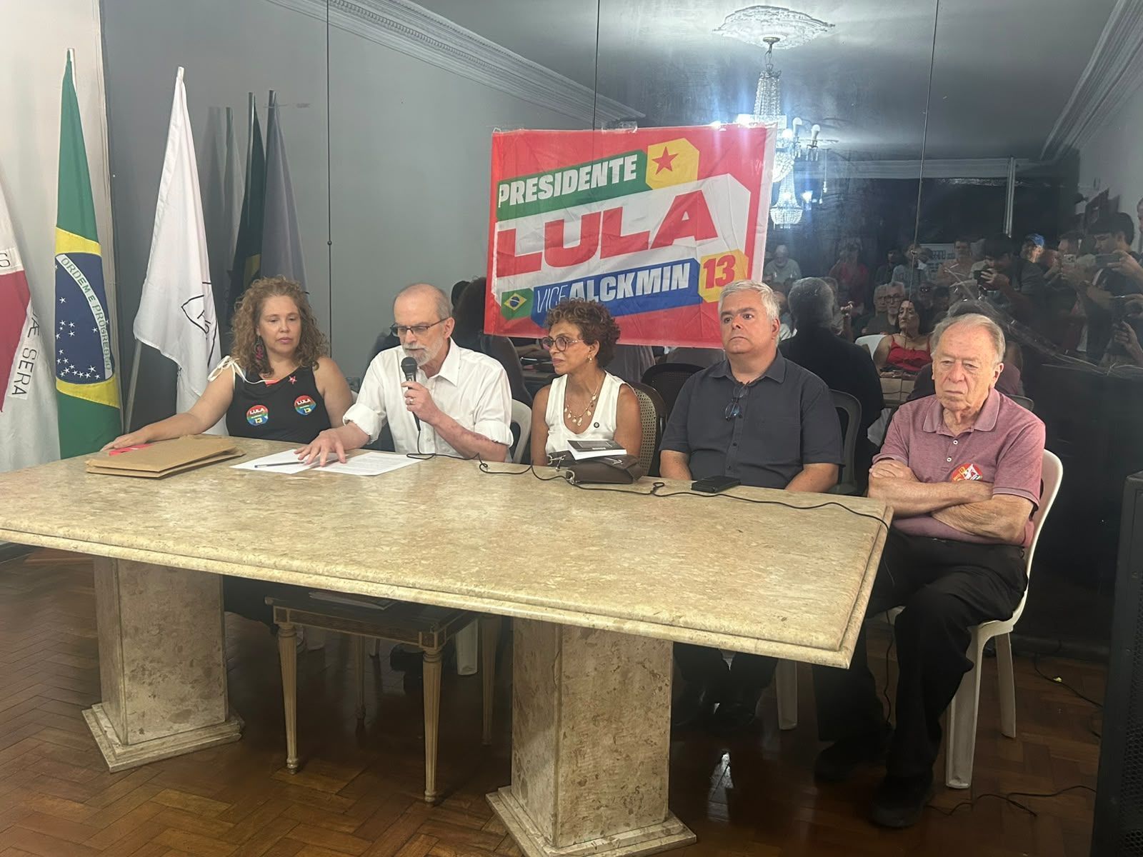 Marília questiona endosso de Flávio ao fim da escala 6x1: ‘Qual a confiança o brasileiro terá em quem recua no processo eleitoral?’
